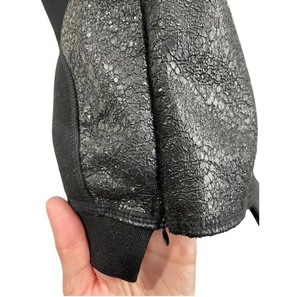 NWT Manier De Voir Black Jersey Cracked Vegan Leather Mock Neck Crop Top Size S - Picture 7 of 8